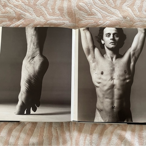 Vogue On The Edge 100 Years Of Vogue Hardcover Fashion Photography Book - Picture 9 of 16